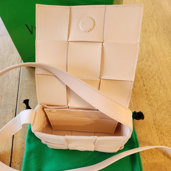 RARE Bottega Veneta Mini Cassette handbag - Picture 4 of 4